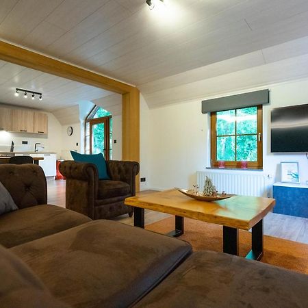 Bills Lodge, Le Plaisir De La Riviere A 2 Minutes Du Centre! La-Roche-en-Ardenne Kültér fotó
